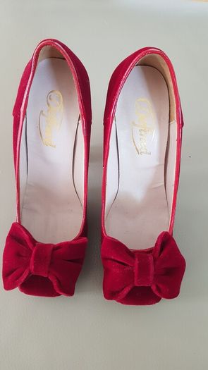 Raspberry Red Velvet Shoes SIZE 2 NEW