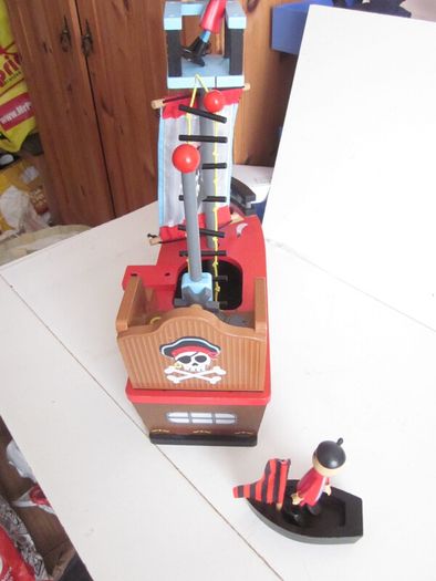 Little Town Wooden Pirate Ship With Pirates