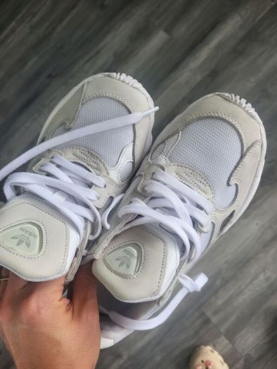 adidas shoes size 39.5 uk 6