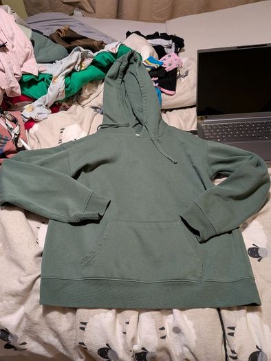 clothing EUR 1 each item
