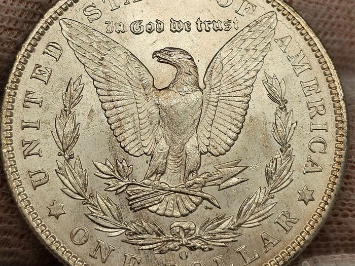 USA United States Silver 1904 S Morgan Dollar Beautiful Uncirculated Lustrous Superb!