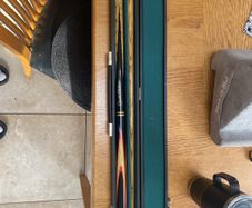 2 piece snooker cue with case
