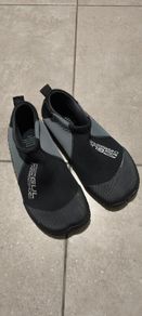 Boys Water Shoes Size 5