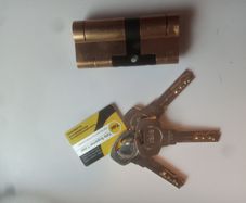 Yale Superior 1 star Door Lock and 3 keys