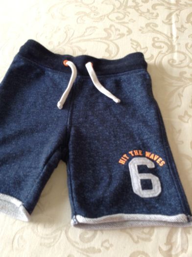 Boys H&M shorts like new age 3/4