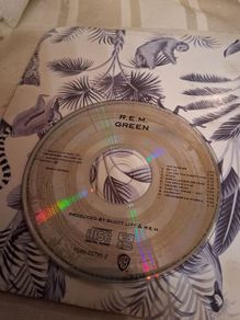 R.E.M green no case