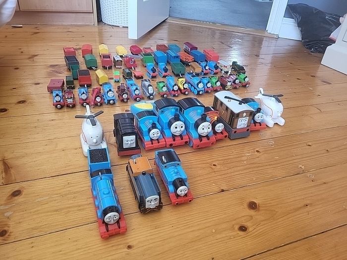 Thomas the tank everything! train sets, engines, tracks, carriages.. New Value is more than e1000.