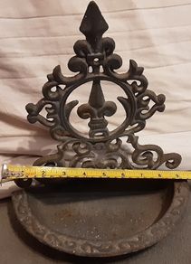 vintage cast iron/metal bird feeder/bath