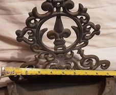 vintage cast iron/metal bird feeder/bath
