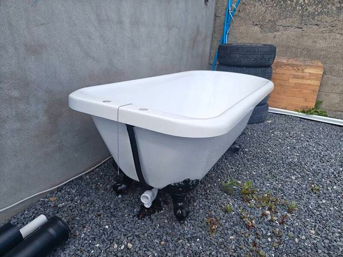 Bathtub