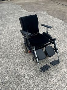 Electric wheelchair