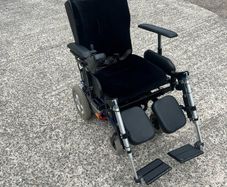 Electric wheelchair