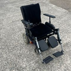 Electric wheelchair