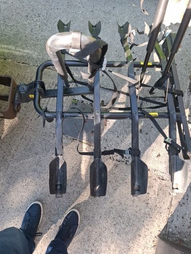 4 Bike rack hitch mounted