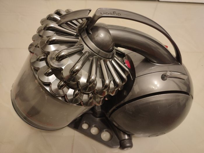Dyson DC54 vacuum cleaner