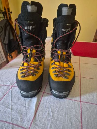la sportiva nepal cube