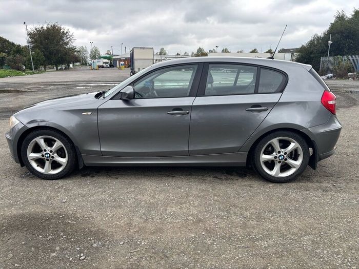 BMW 1-Series 2010 with CarPlay radio
