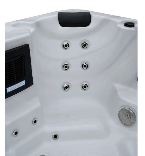 Brand New Georgia Bluetooth 4-6 Person Hot Tub