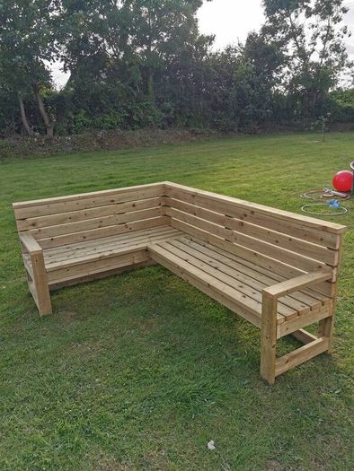 L-shape garden bench