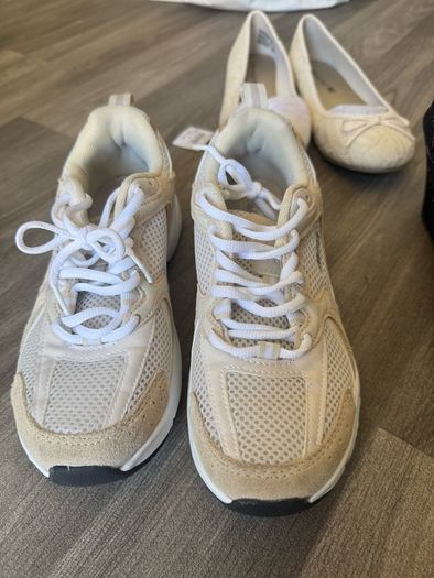 Women boots / shoes runners