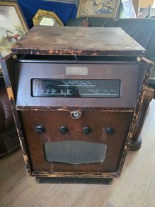 Vintage wooden tumb  Radiogram Radio and Record player Murphy 186/ Garrard R.C 72A