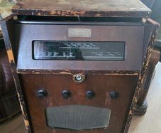 Vintage wooden tumb  Radiogram Radio and Record player Murphy 186/ Garrard R.C 72A