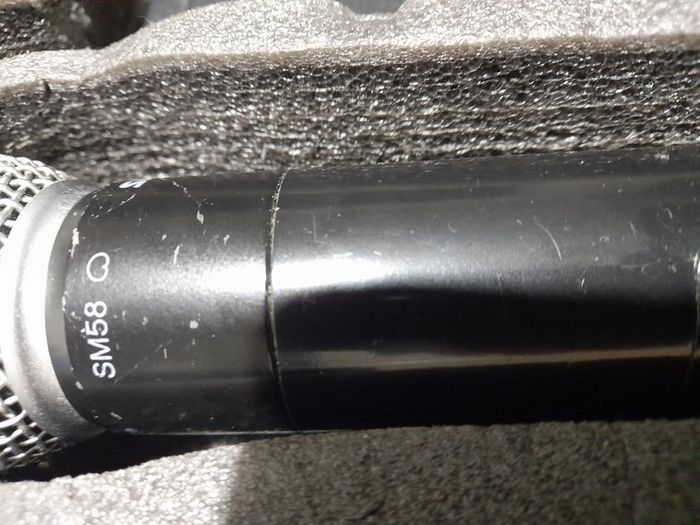 Cordless microphone shure SM58