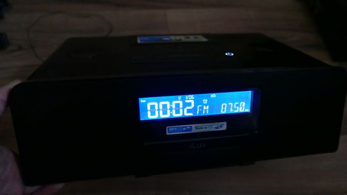 iLuv Dock Station iPod Bluetooth CD Alarm USB BluePin AM/FM AUX Antenna i198BLK
