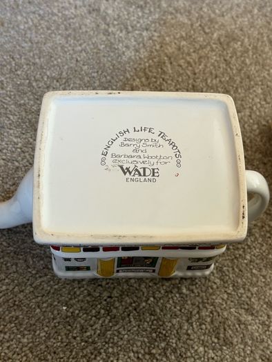 Vintage Wade Primrose Junction Teapot