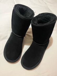 Black suede girls size 2 Ugg like boots