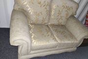 Elegant 2-Seater Sofa - Traditional Style - Excellent Condition