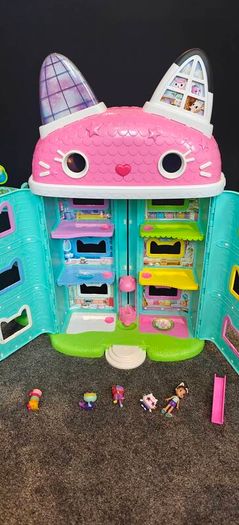 Gabby's Dollhouse