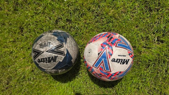 2x Training Footballs