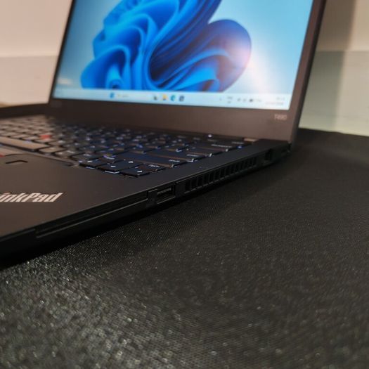 Lenovo ThinkPad T490 | Intel i7 8th Gen | 16GB RAM | 256GB SSD | Windows 11 Pro