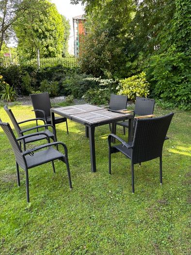 Six chairs on table 120