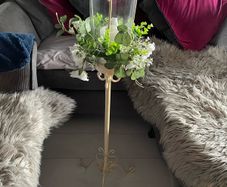 One candle holder on stand