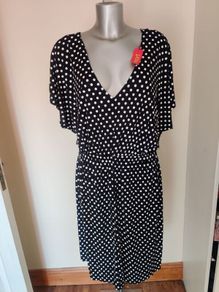 BNWT Resort black polka dot V-neck midi dress size UK14/16 EU42/44 Postage included