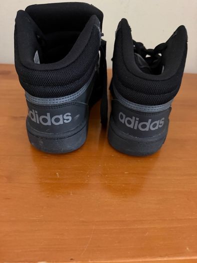 Adidas kids shoes,size 2uk(34 eu)