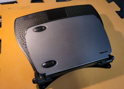 Fellowes laptop stand / workstation