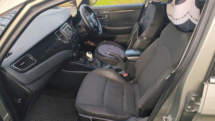 2015 Kia Carens