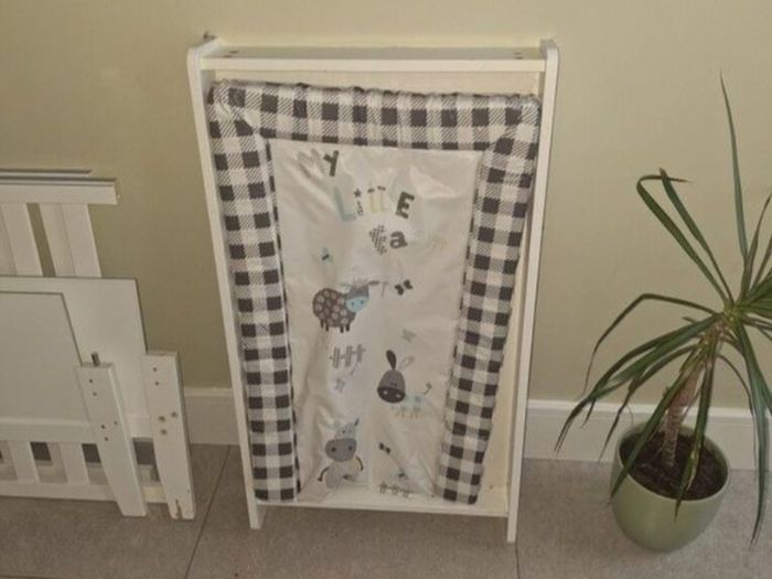 Cot bed