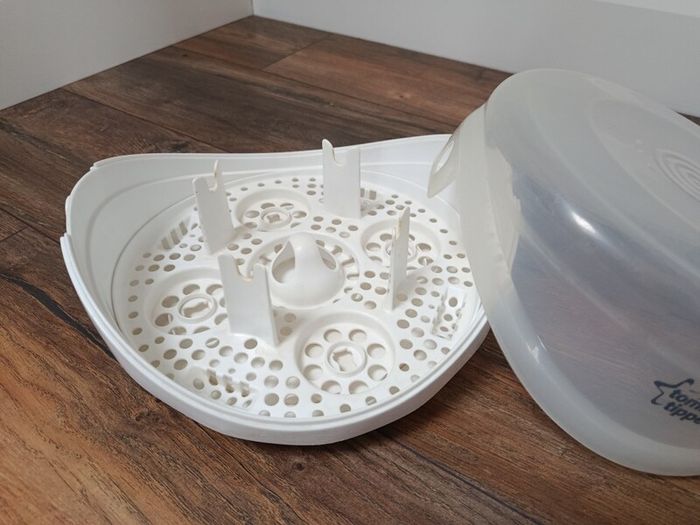 Tommee Tippee Microwave Steriliser