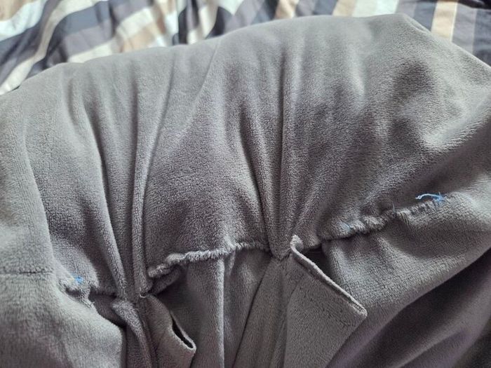 House Clearance: Double Bedding Sets, small blankets, and more