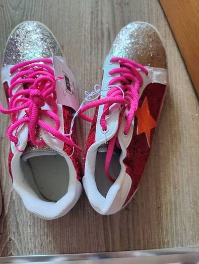 girls sneaker