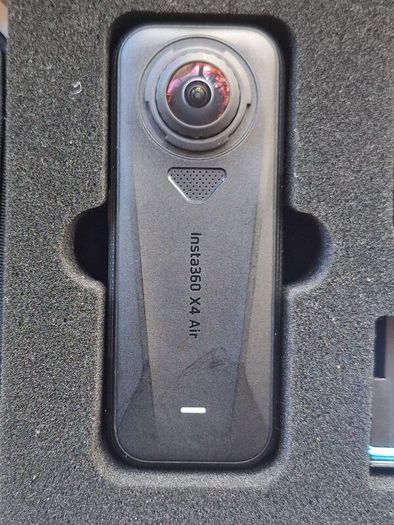 insta360 x4 air. starter Kit. two batteries. selfie stick