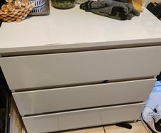 Chest of drawers