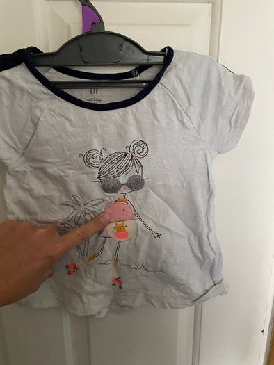 Light grey girl's top 100-104 GAP