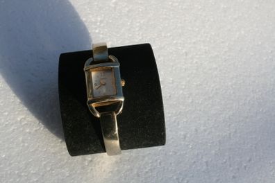 Timex Ladies  Watch (fresh battery works fine)