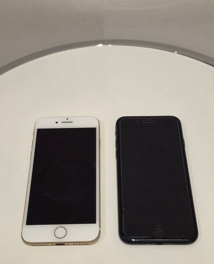 Apple iPhone 7 (Gold & Matte Black) + Protective Cases