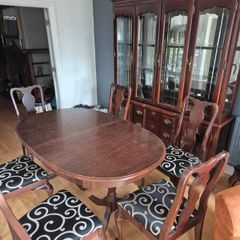 crystal cabinet, table with chairs